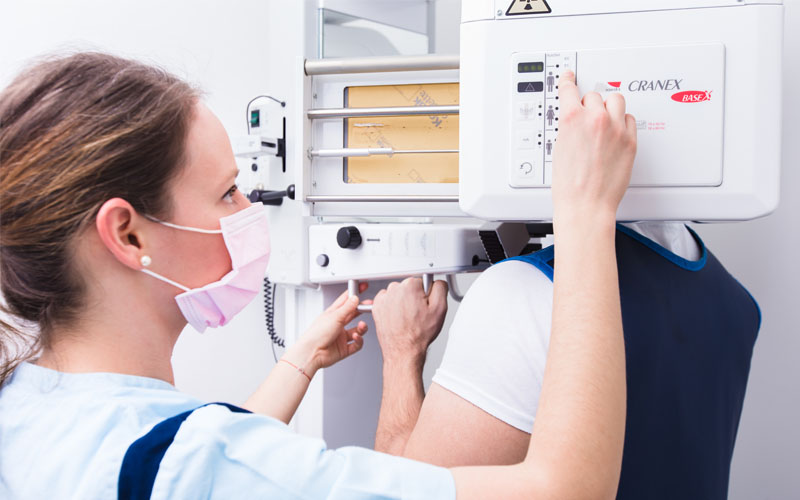 Schablonengeführte Implantation